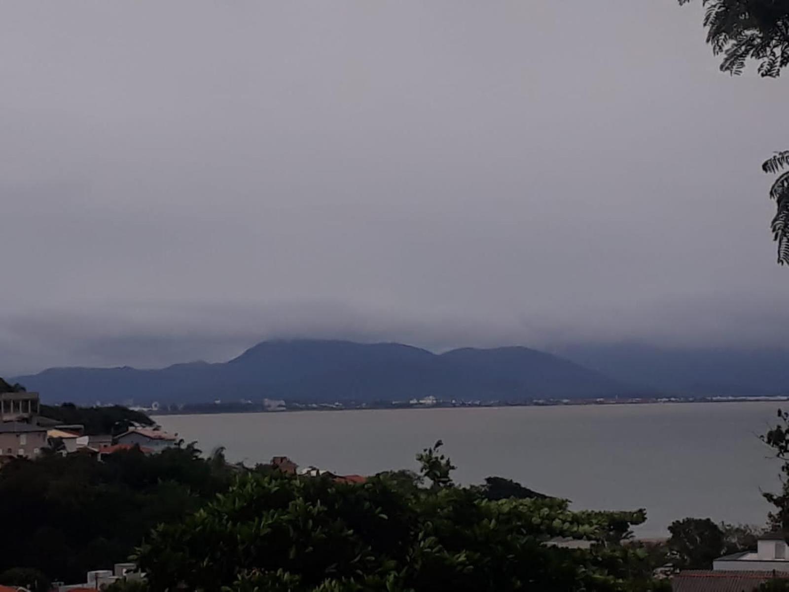 Casa De Pedro Ferreira Hotel Governador Celso Ramos Bagian luar foto